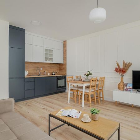 Cozy Apartment Orawska With Balcony By Noclegi Renters 克拉科夫 外观 照片