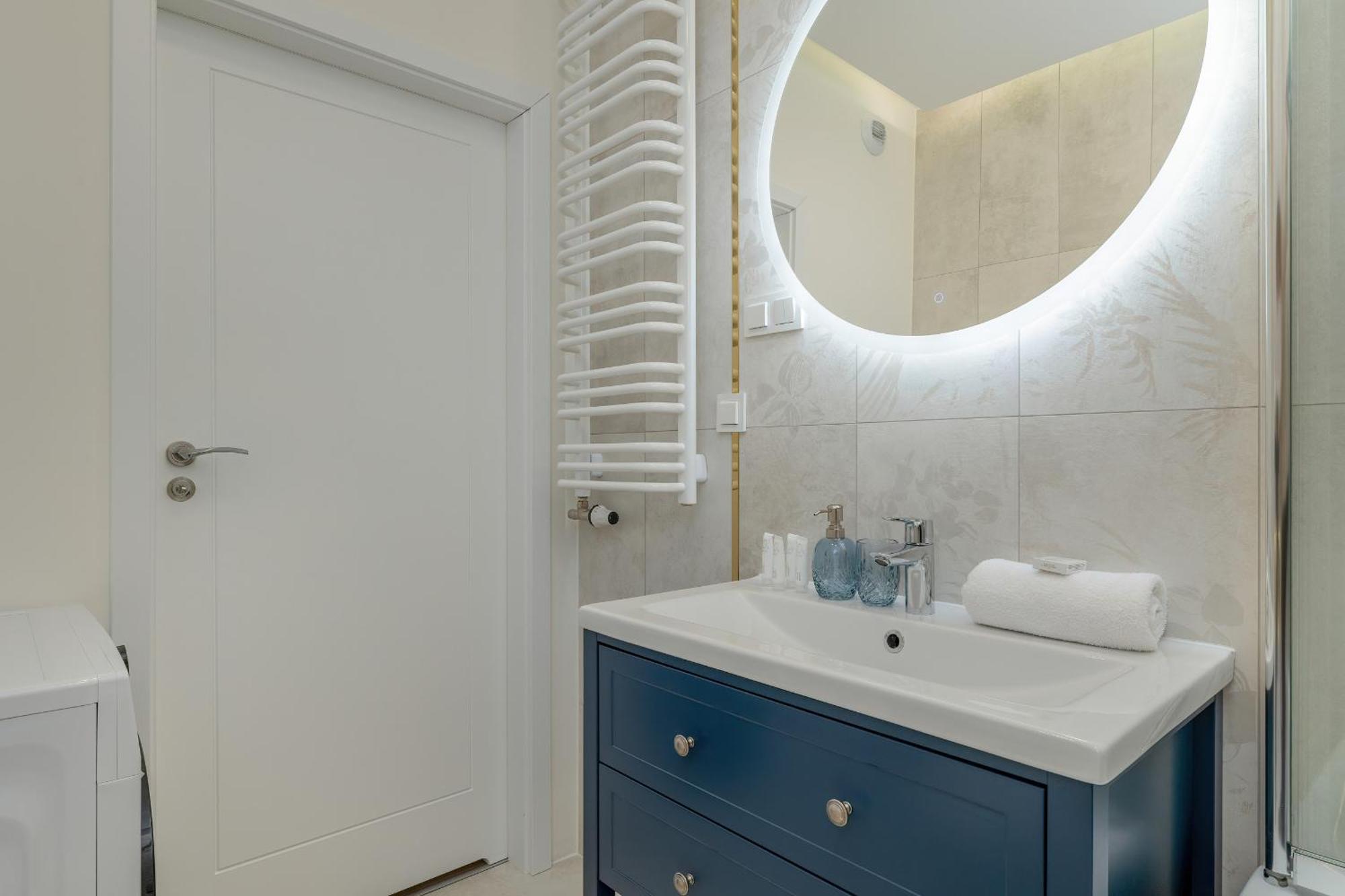 Cozy Apartment Orawska With Balcony By Noclegi Renters 克拉科夫 外观 照片
